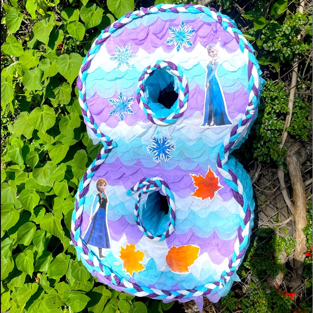 Frozen piñata